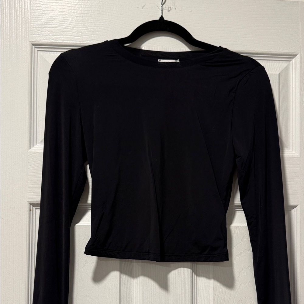 Women's Long Sleeve Black Crewneck Top